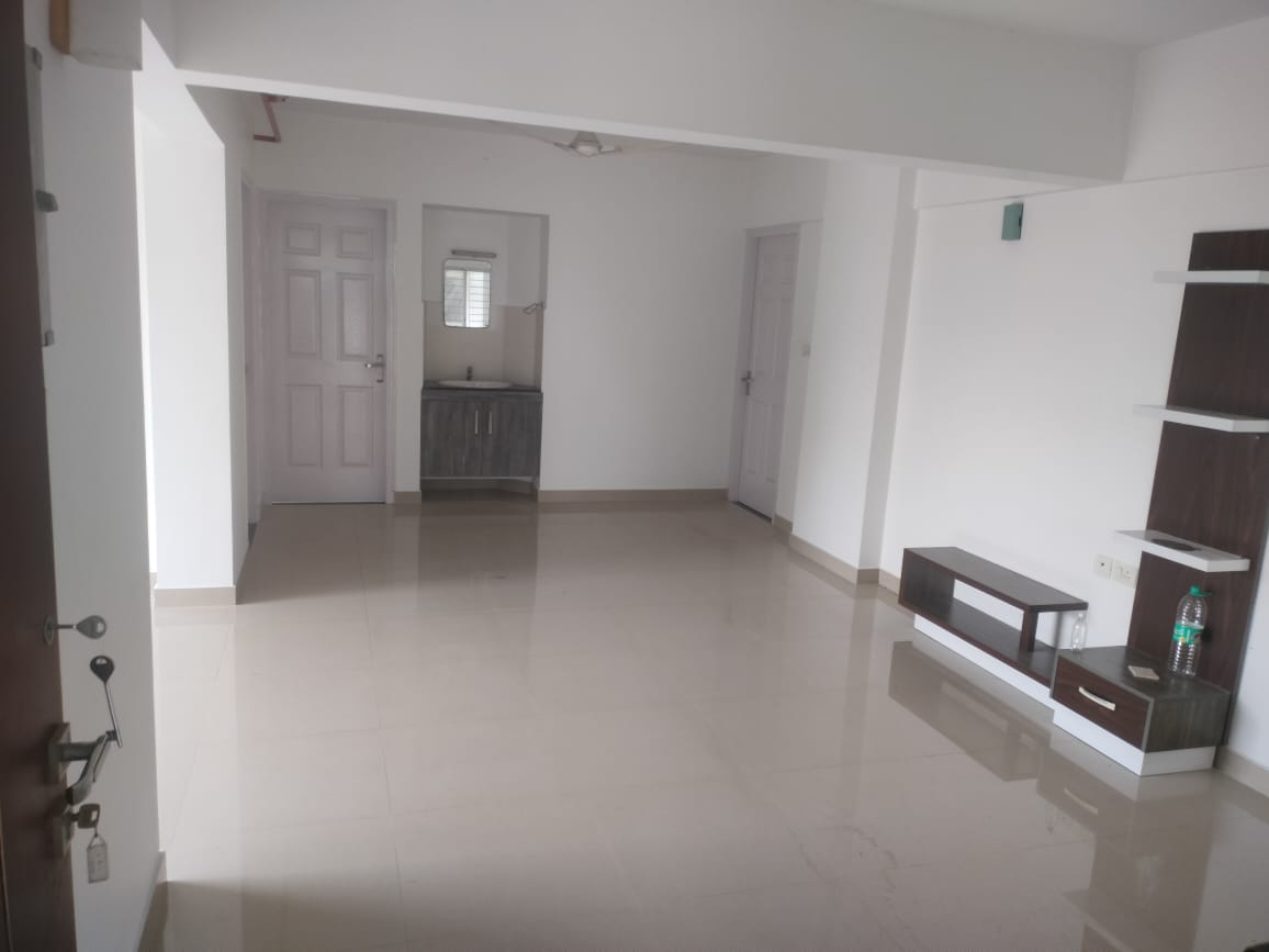 1360sqft 3BHK Semifurnished Brand new Flat - for sale in Kundanoor, Kochi, Kerala