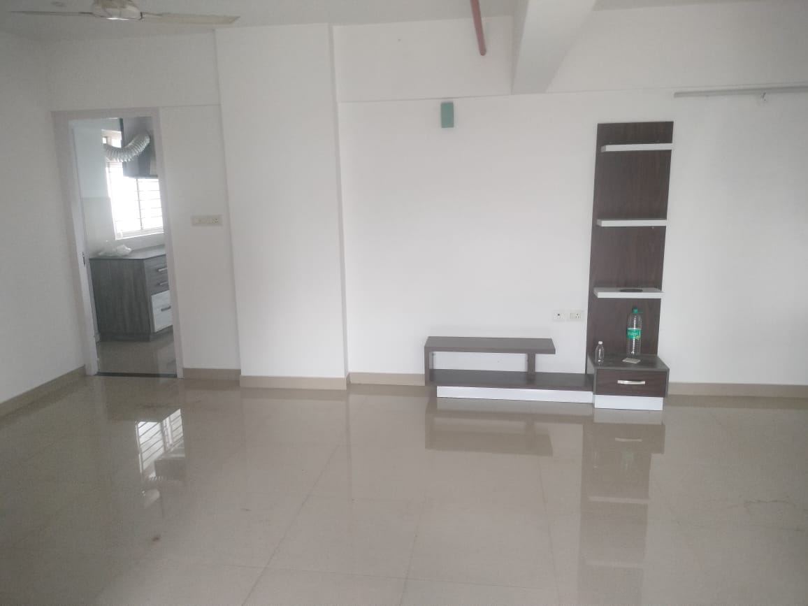 1360sqft 3BHK Semifurnished Brand new Flat