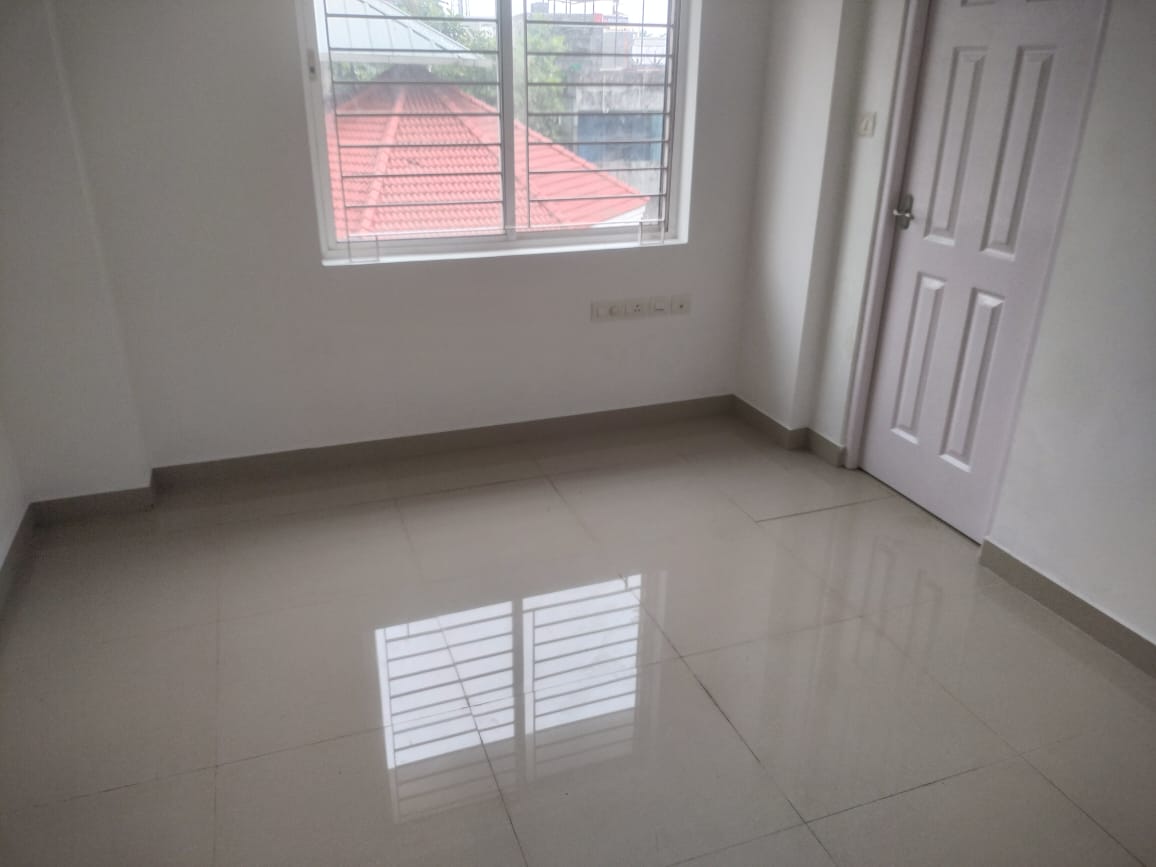1360sqft 3BHK Semifurnished Brand new Flat