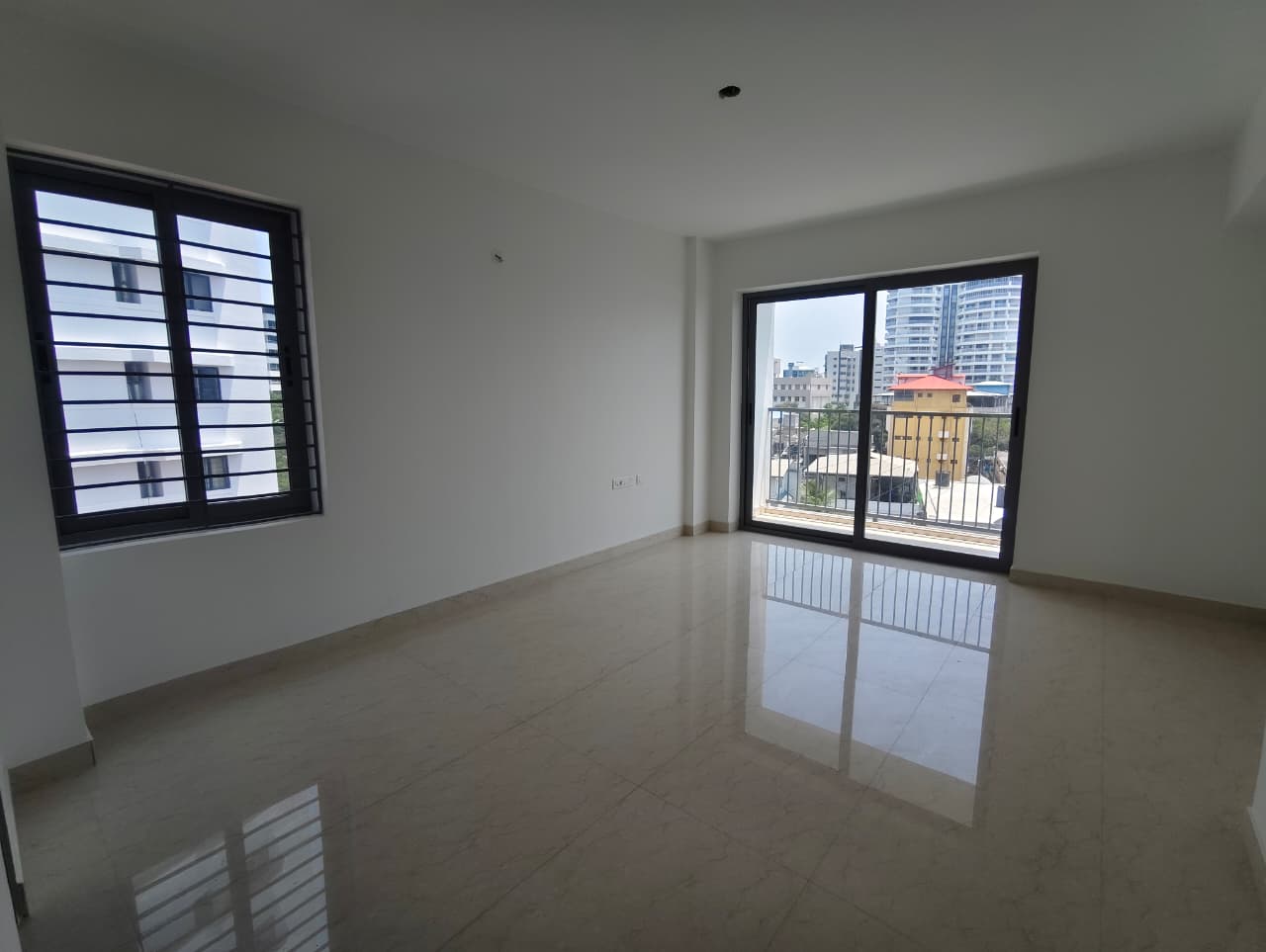 1372sqft 3bhk Semifurnished Flat
