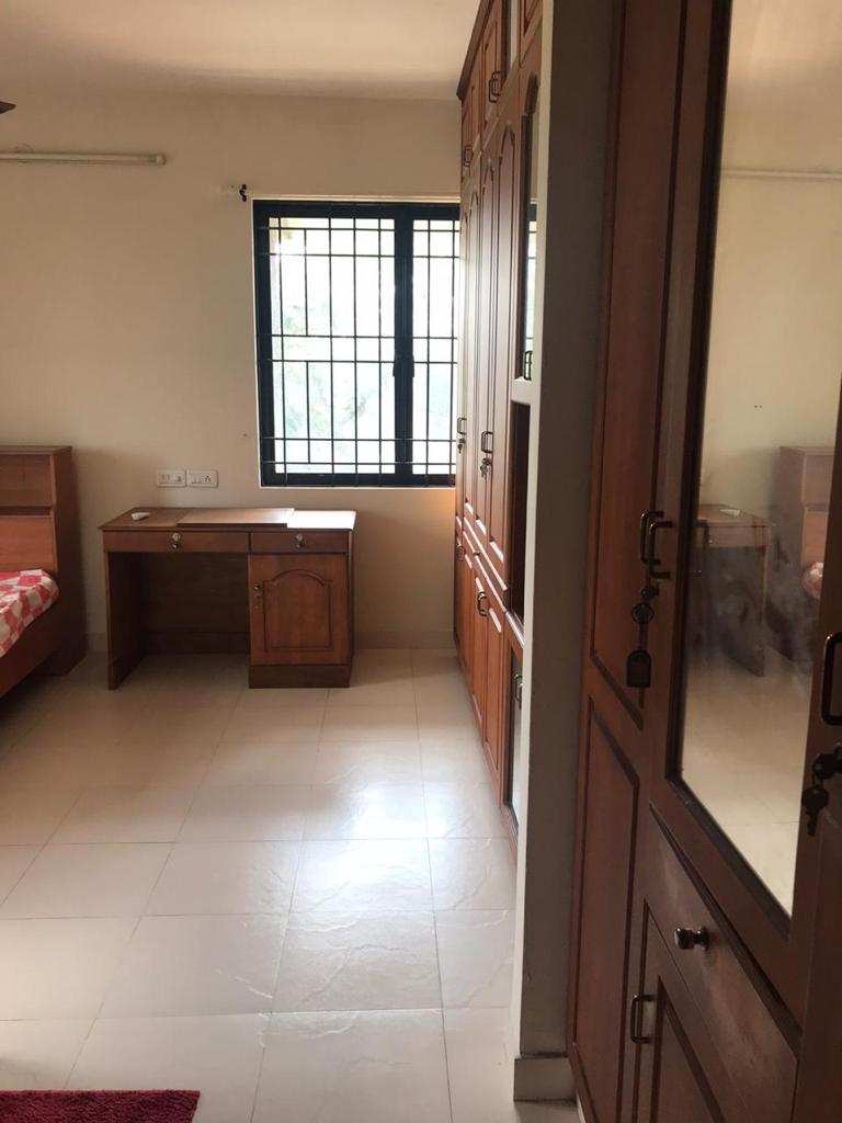 1400sqft 3BHK Fully furnished Flat