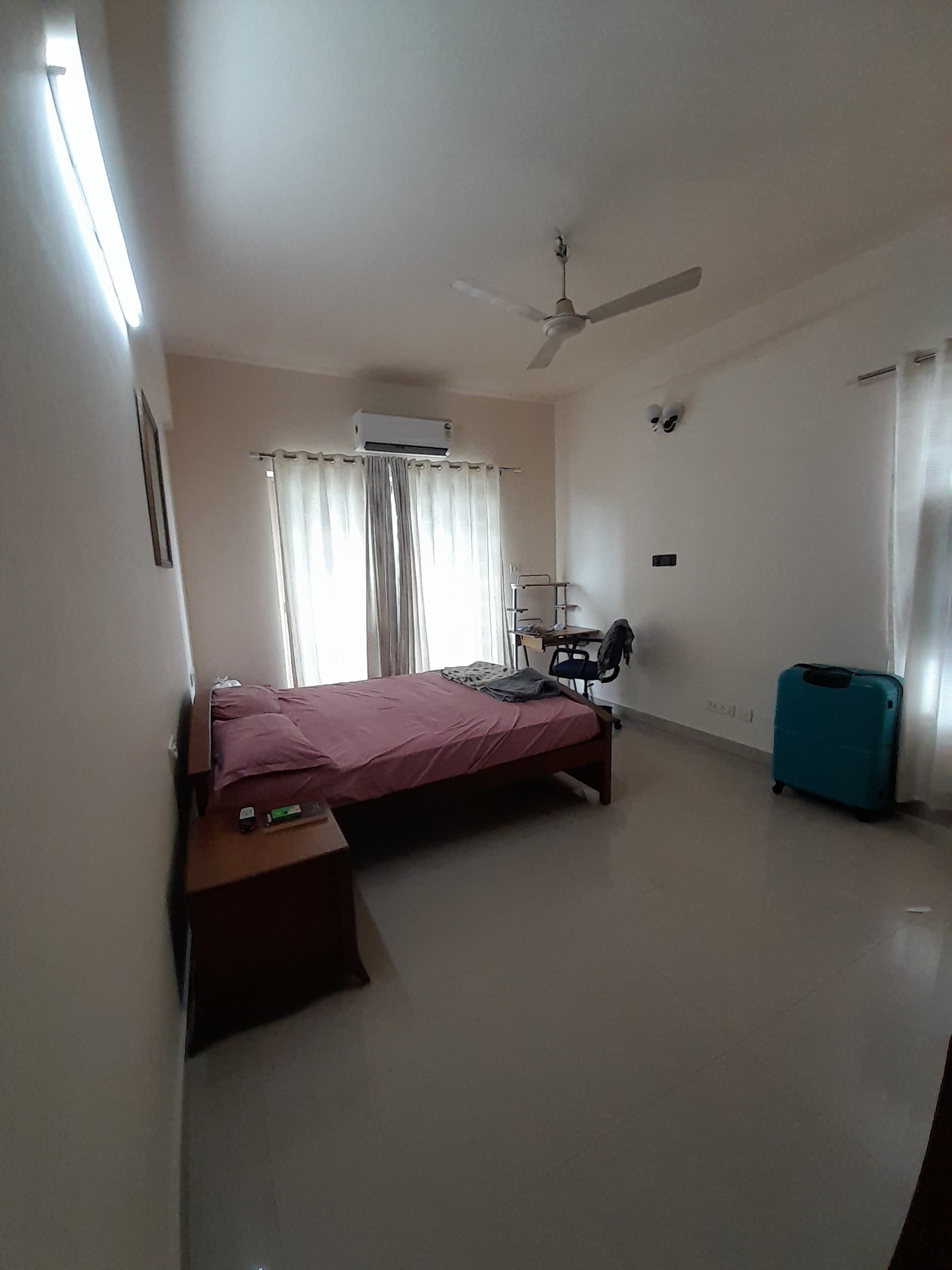 1400sqft 3BHK Fully furnished Flat