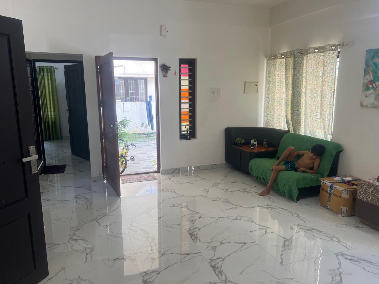 1400sqft 3BHK Semifurnished House