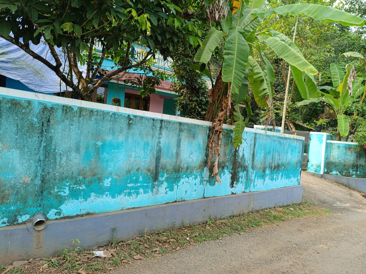 1400sqft 3BHK Semifurnished House