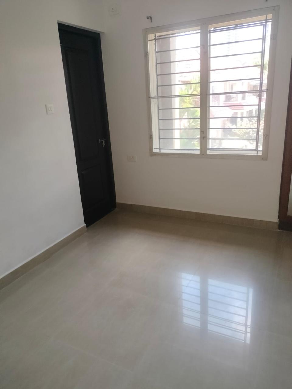 1420sqft 3BHK Semi furnished Flat