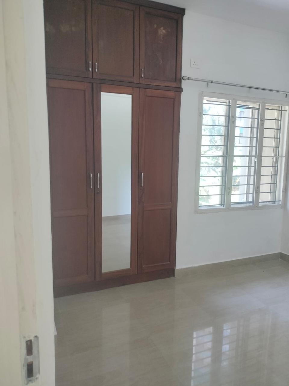 1420sqft 3BHK Semi furnished Flat