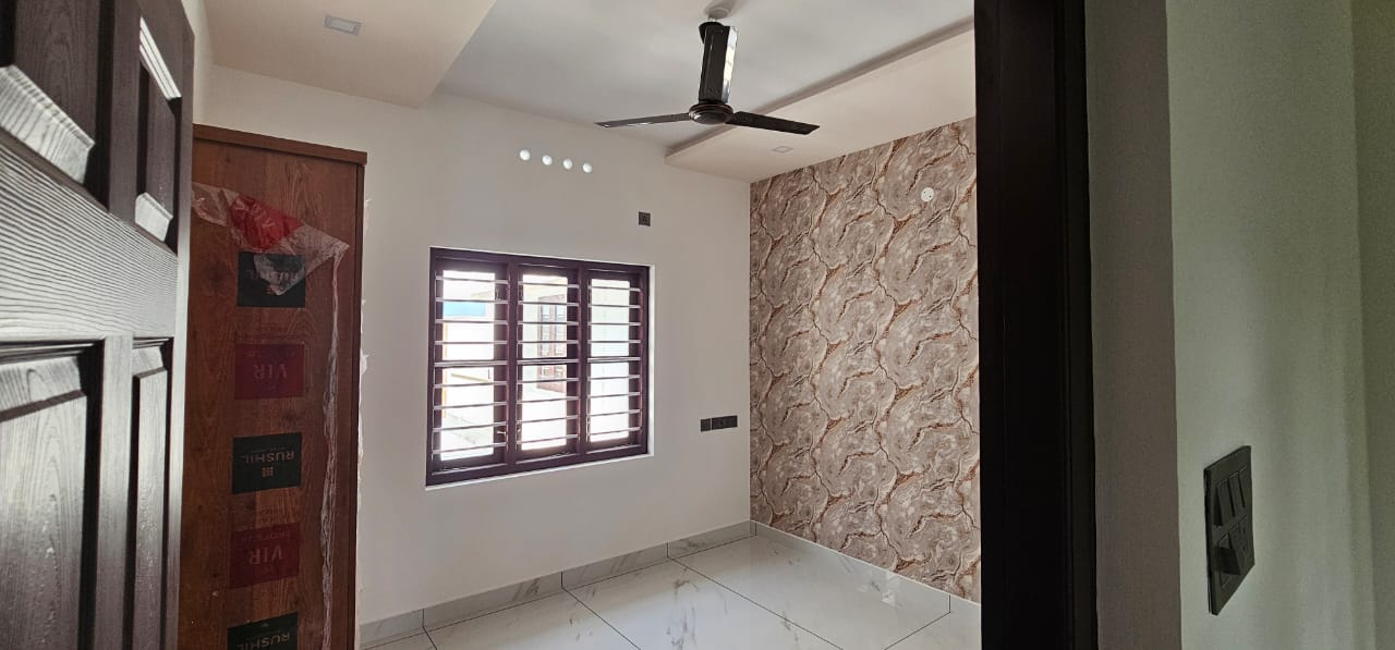 1425sqft 3BHK Semifurnished New House