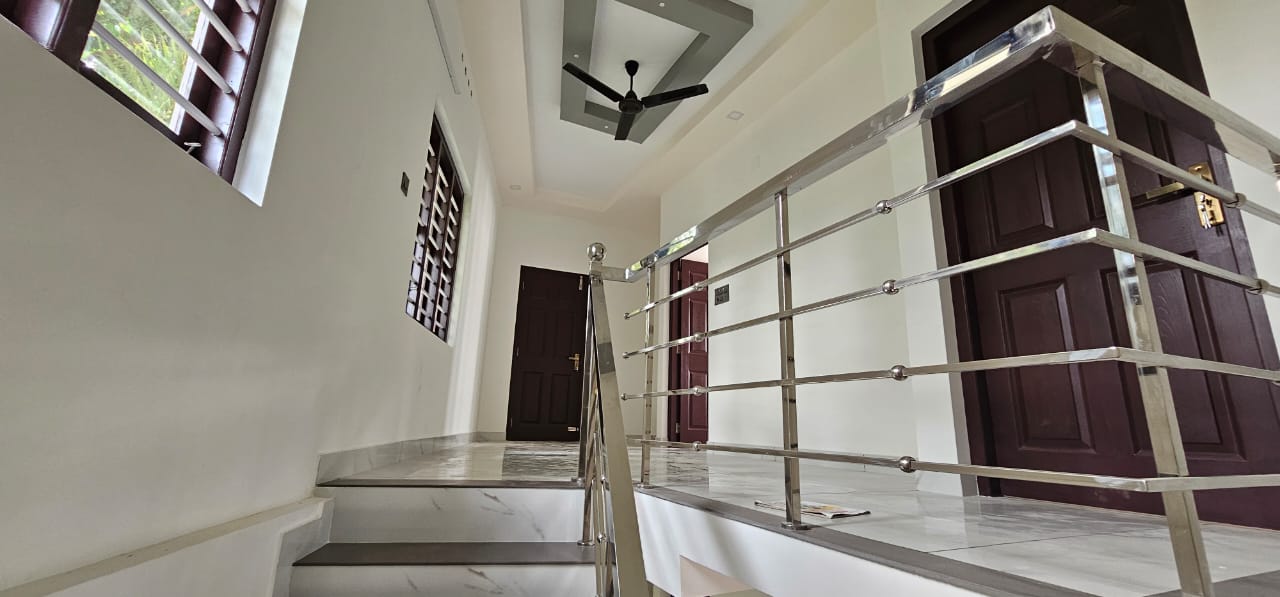 1425sqft 3BHK Semifurnished New House