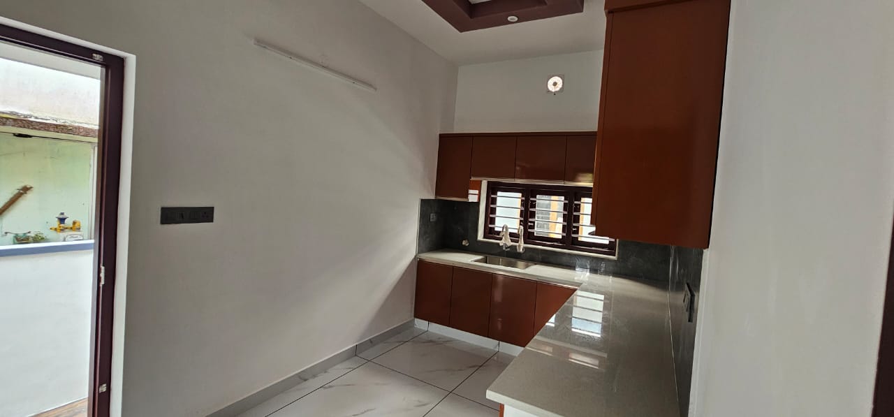1425sqft 3BHK Semifurnished New House