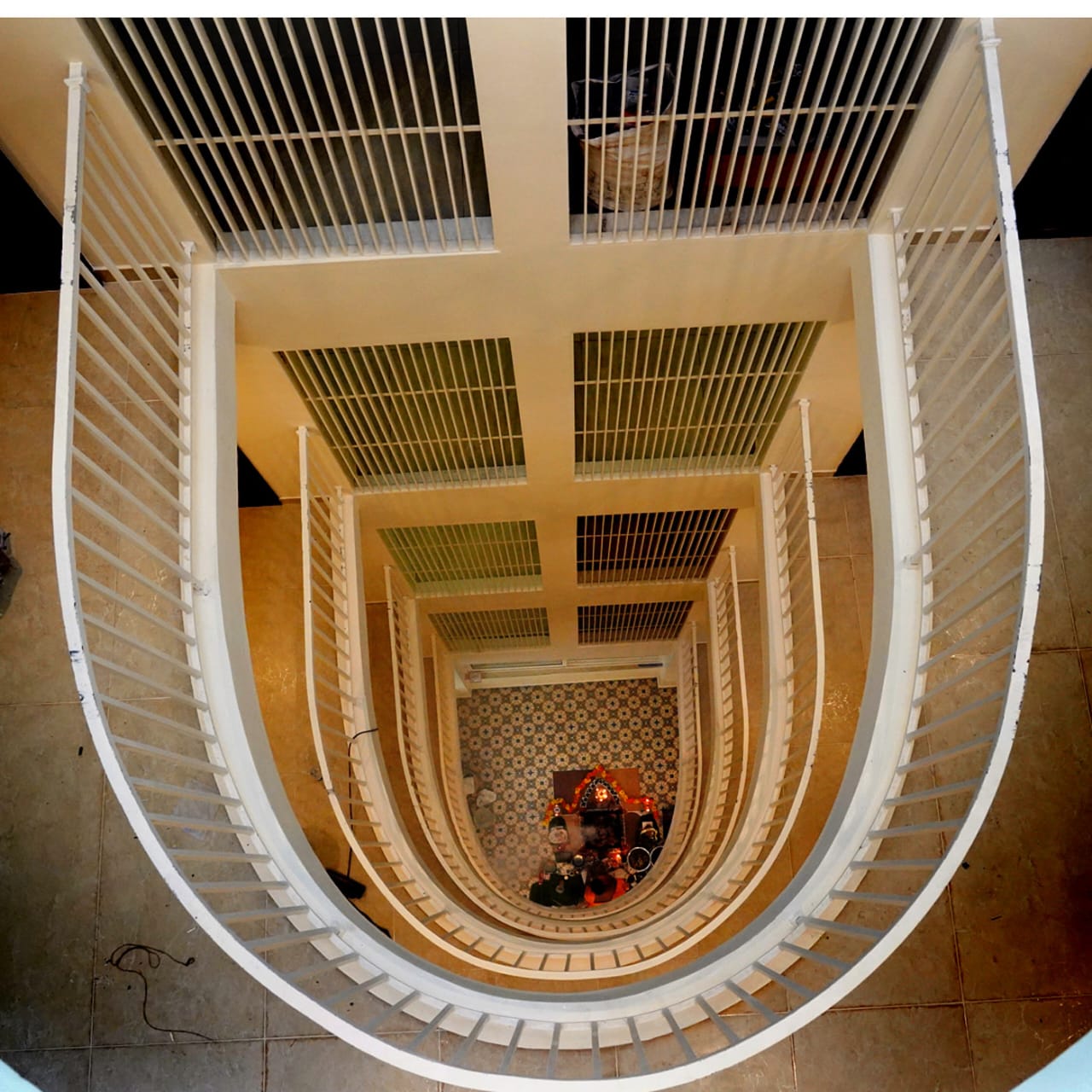 1435sqft 3bhk Semifurnished Flat