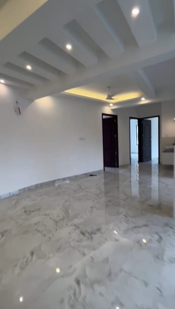 1449sqft 3BHK Semifurnished Flat
