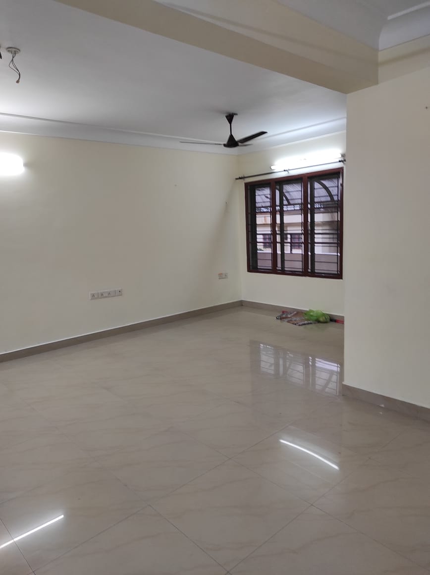 1450sqft 3BHK Semifurnished Flat