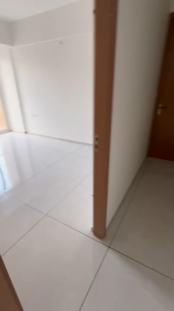1450sqft 3bhk Semifurnished Flat