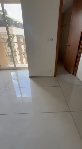 1450sqft 3bhk Semifurnished Flat