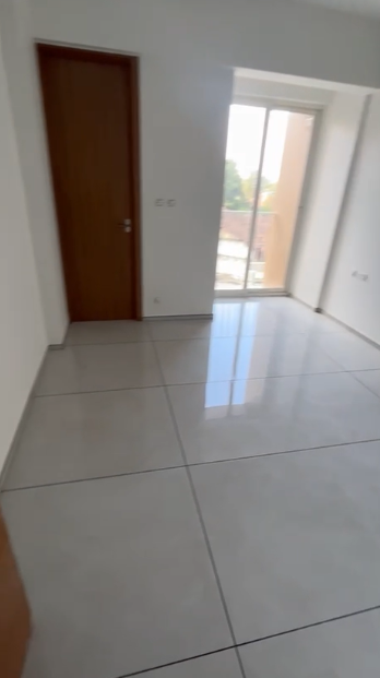 1450sqft 3bhk Semifurnished Flat