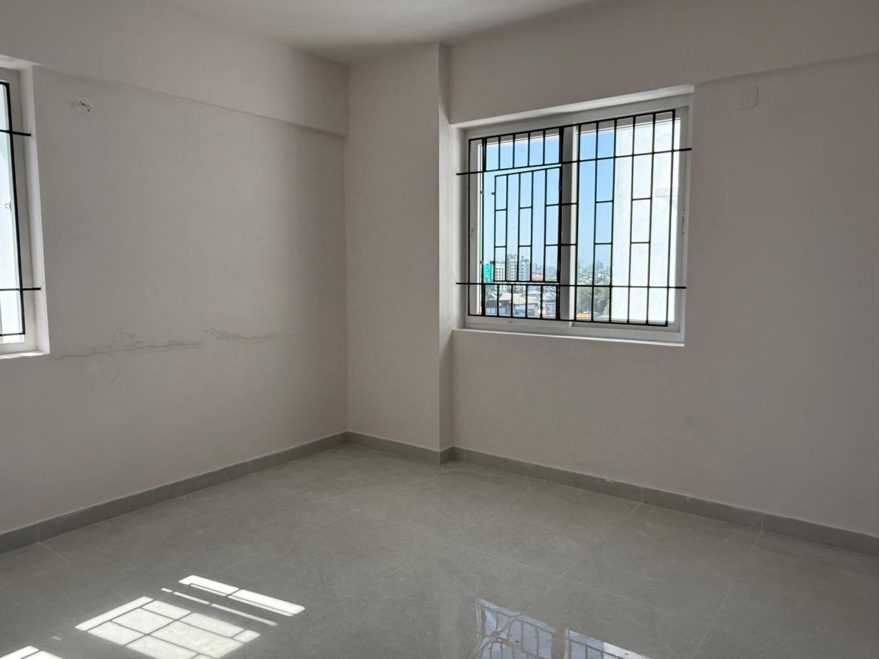 1467sqft 3BHK Semifurnished New Flat