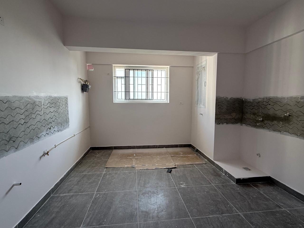 1467sqft 3BHK Semifurnished New Flat