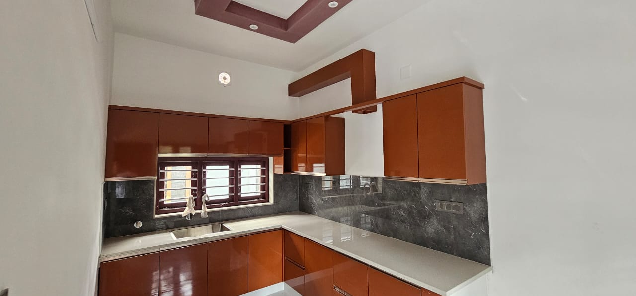 1475 sqft 3BHK Semifurnished house