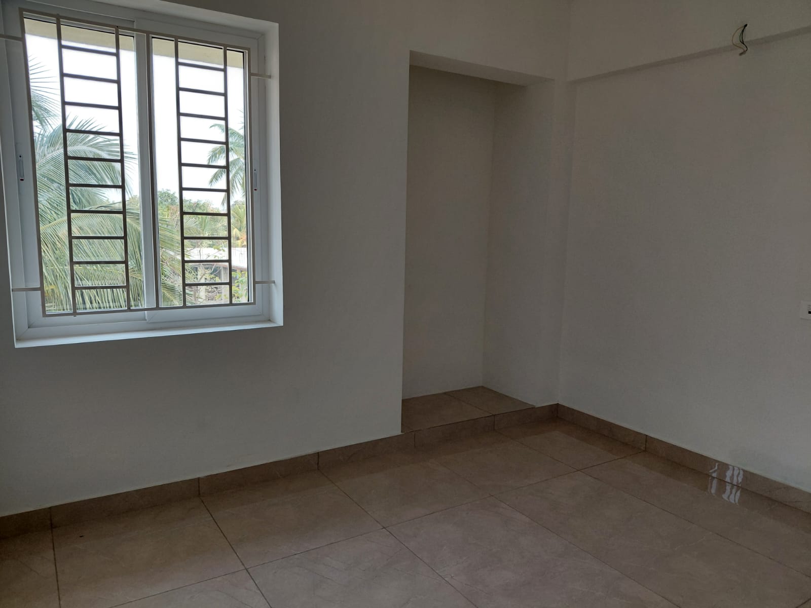 1495sqft 3bhk semifurnished Brand new Flat