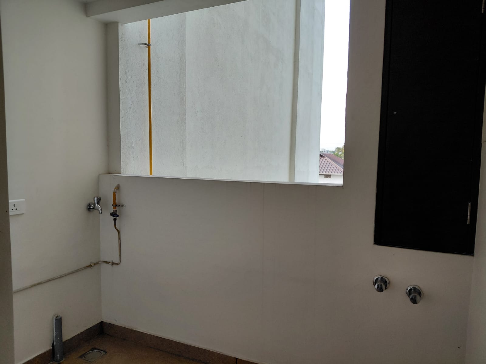 1495sqft 3bhk semifurnished Brand new Flat
