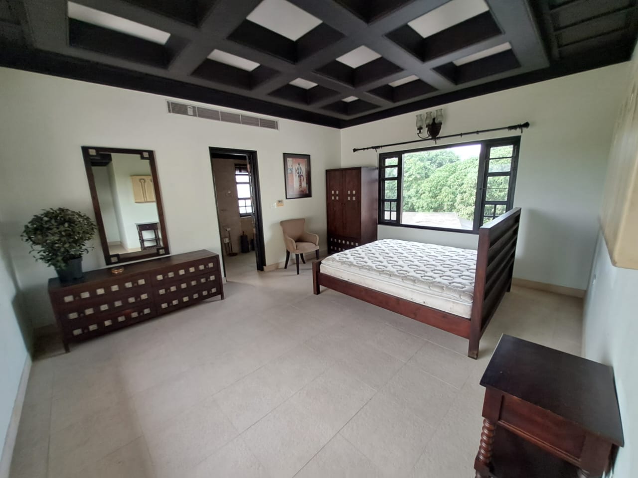 15000sqft Fully Furnished House