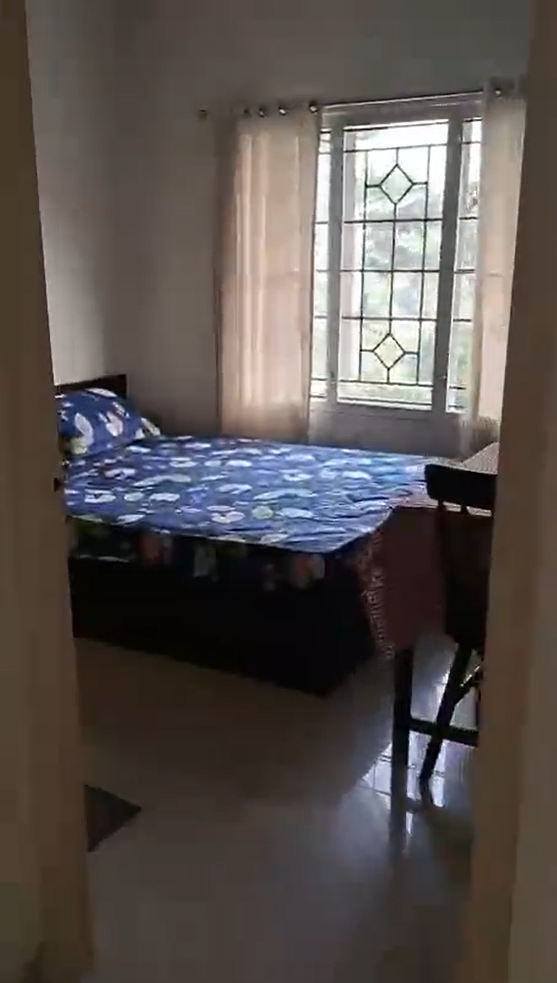 1500sqft 2BHK Semifurnished Flat