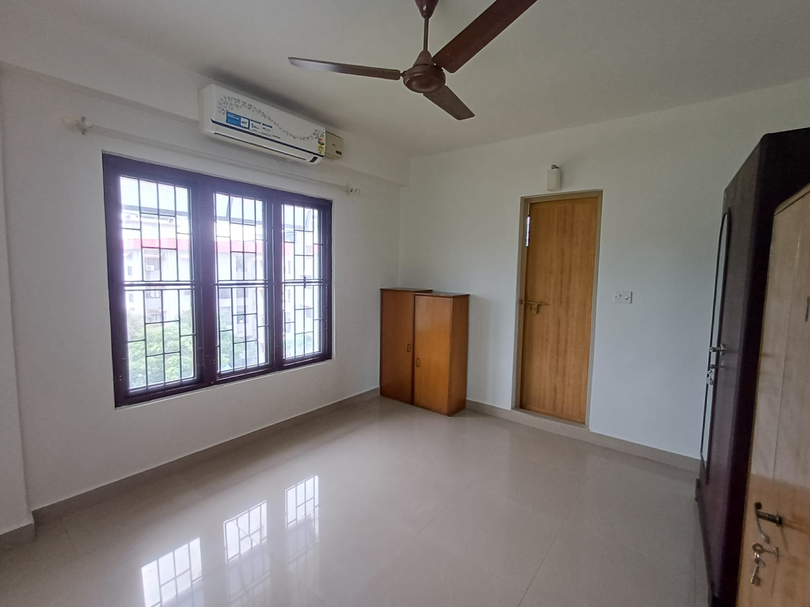 1500sqft 3BHK duplex flat Fully furnished