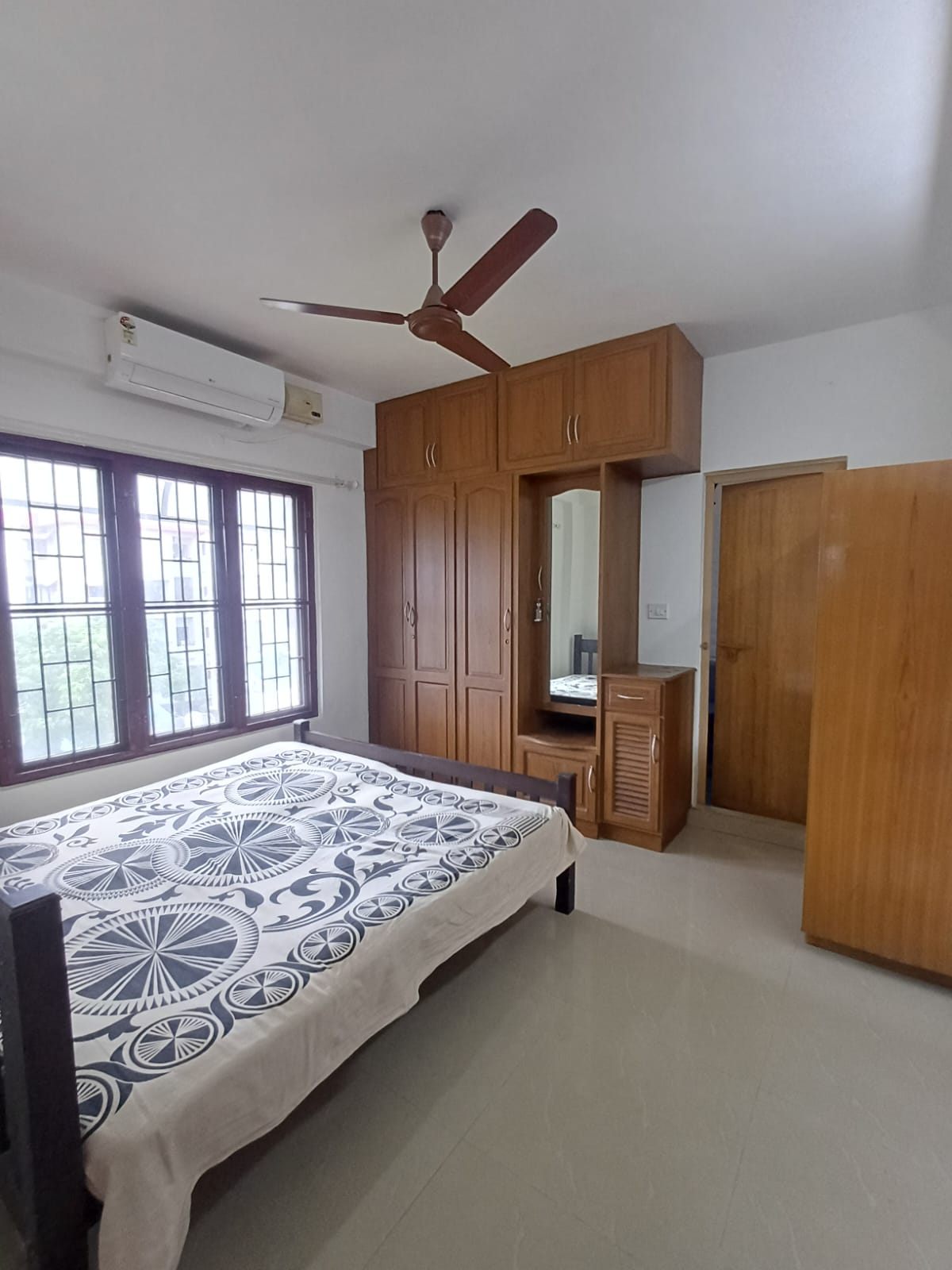 1500sqft 3BHK duplex flat Fully furnished