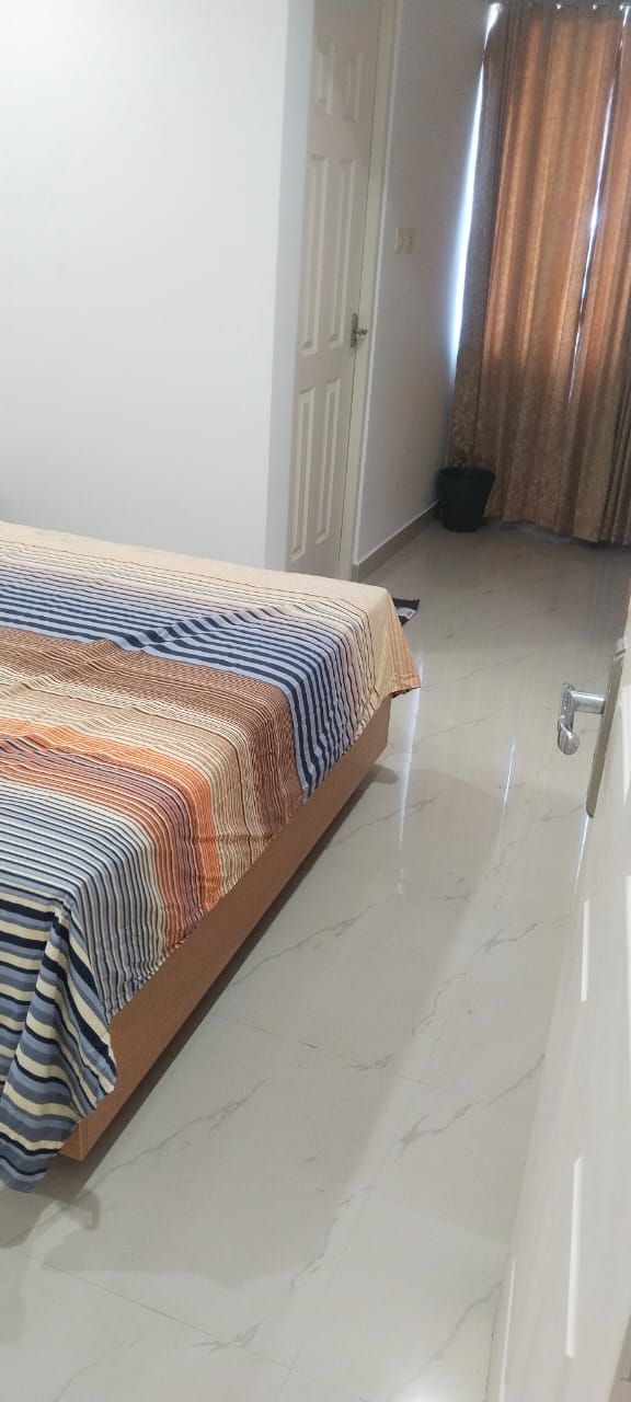 1500sqft 3BHK Fully furnished Apartment