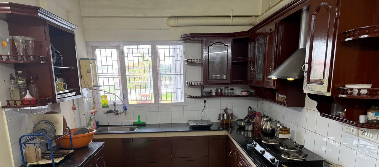 1500sqft 3BHK Fully furnished Apartment
