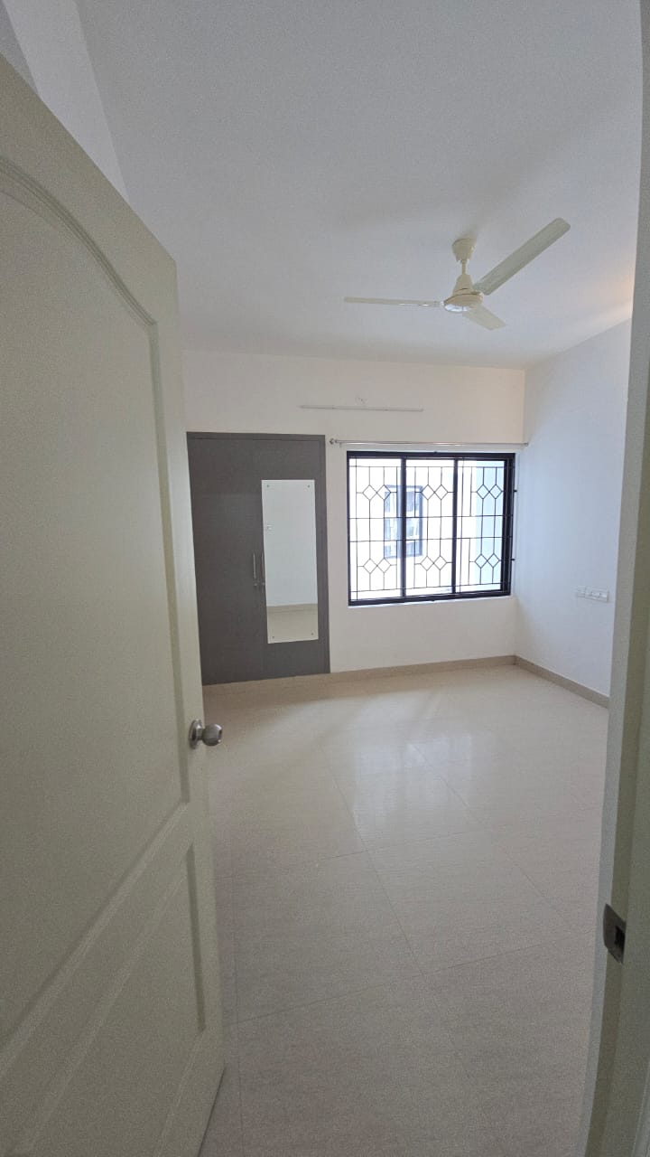 1500sqft 3bhk Semifurnished Flat - for sale in kakkanad, Kochi, Kerala