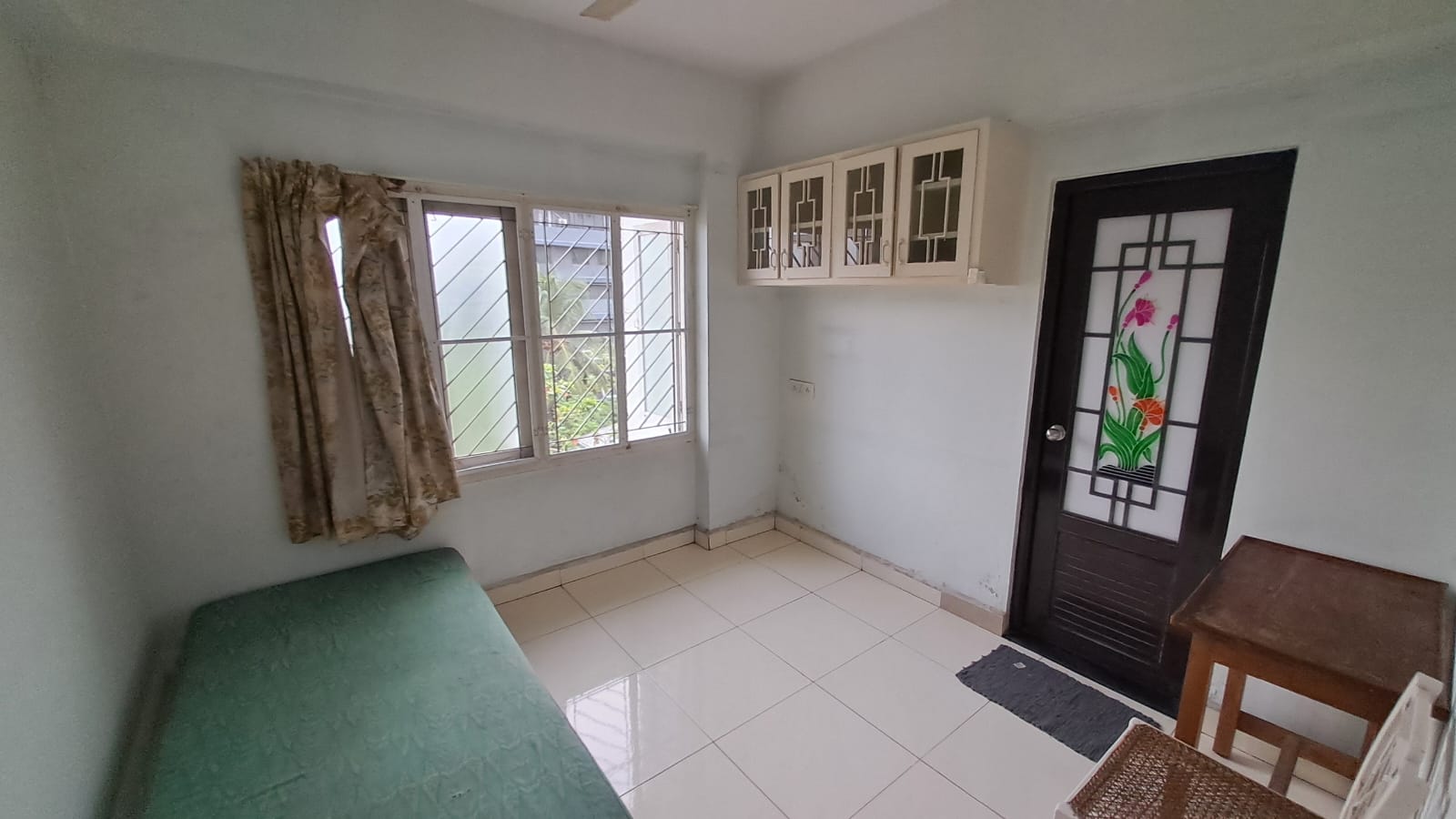 1500sqft 3BHK Semifurnished Flat