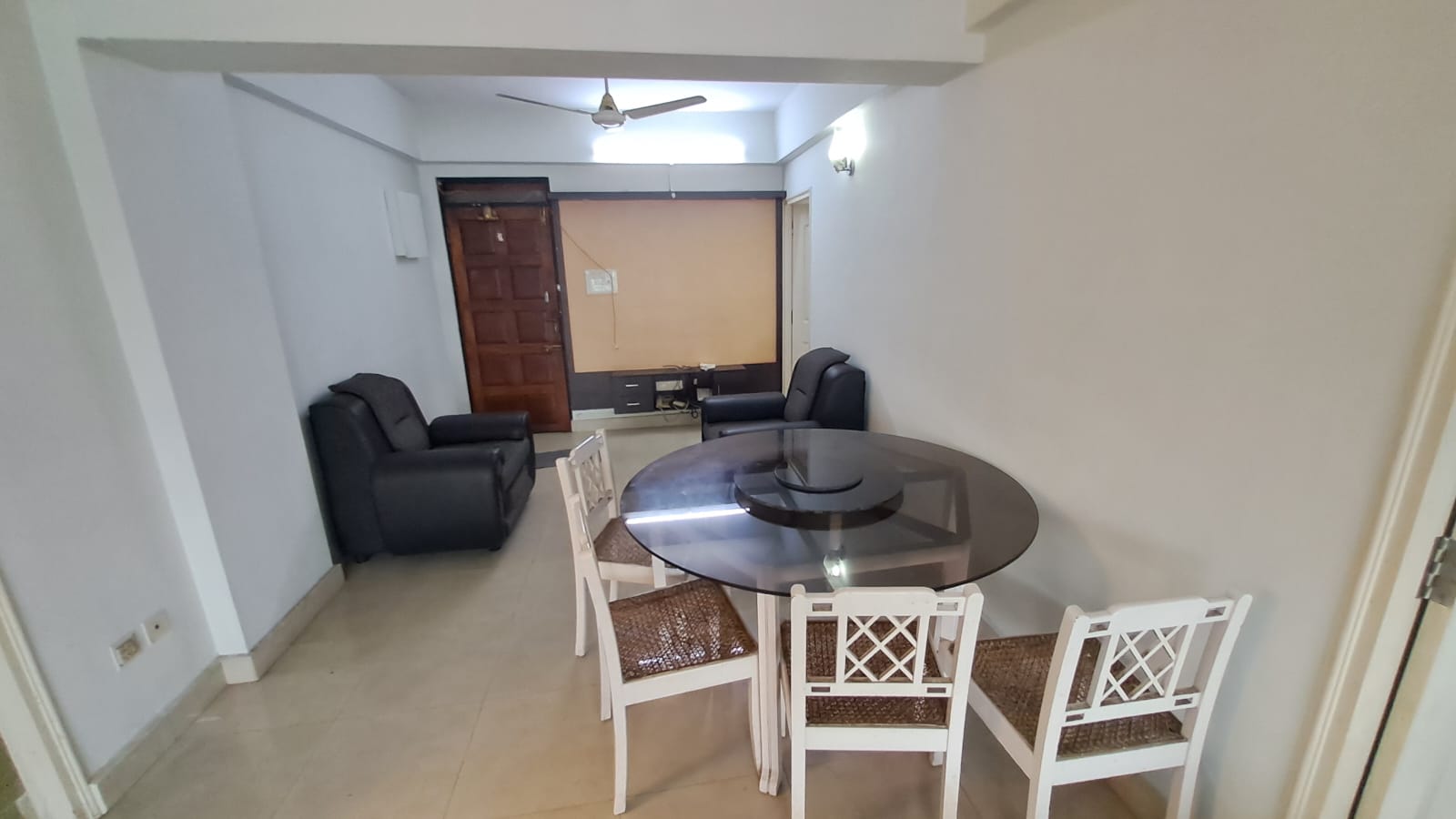 1500sqft 3BHK Semifurnished Flat
