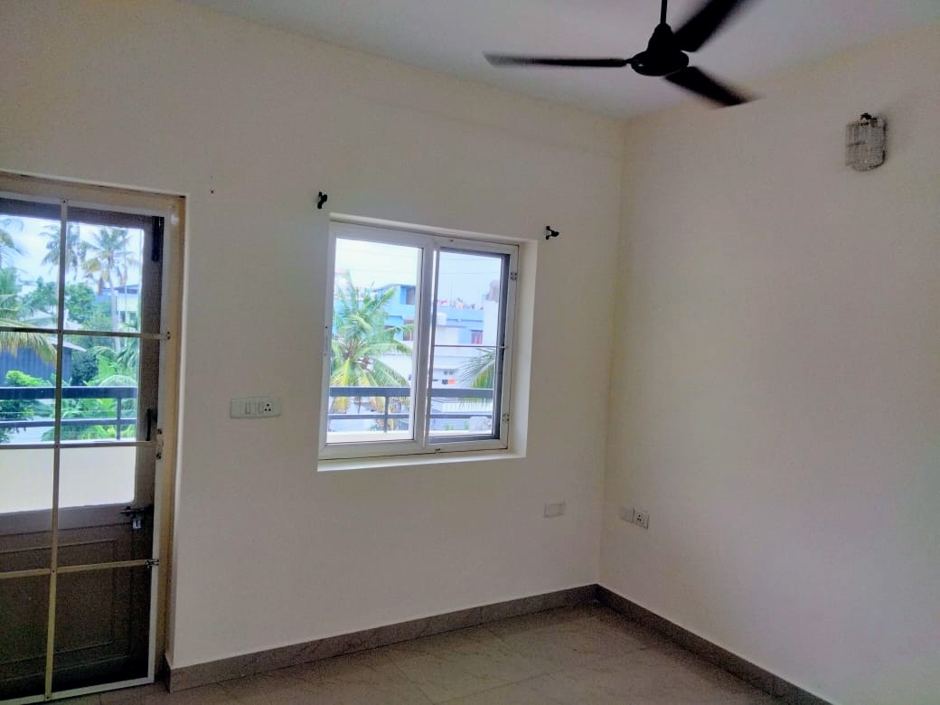 1500sqft 3BHK Semifurnished Flat