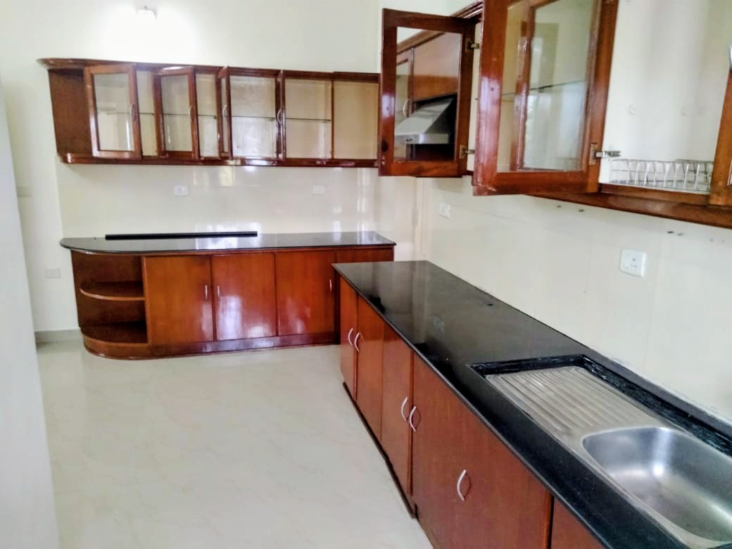 1500sqft 3BHK Semifurnished Flat
