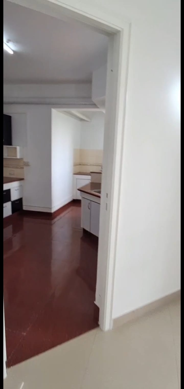 1500sqft 3BHK Semifurnished Flat in Kadavanthra