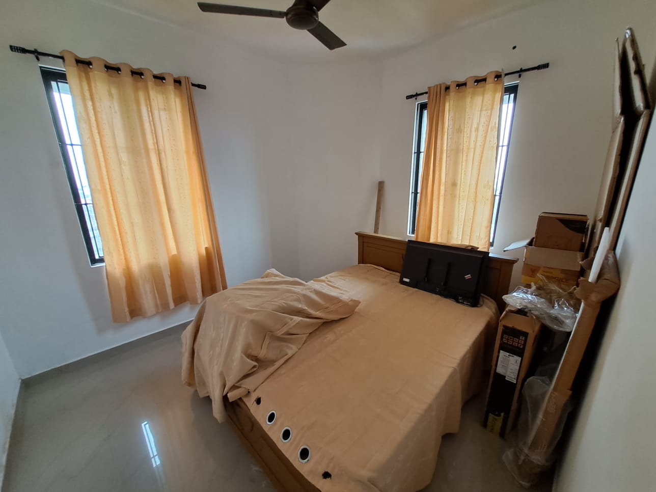 1503sqft 3BHK Semifurnished Flat