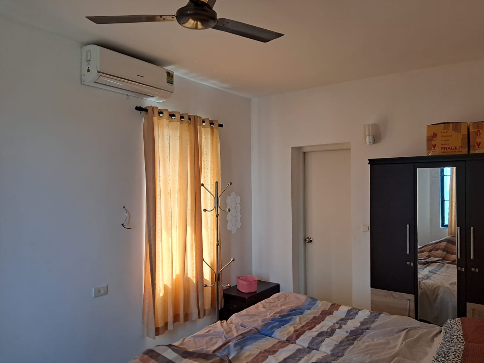 1503sqft 3BHK Semifurnished Flat