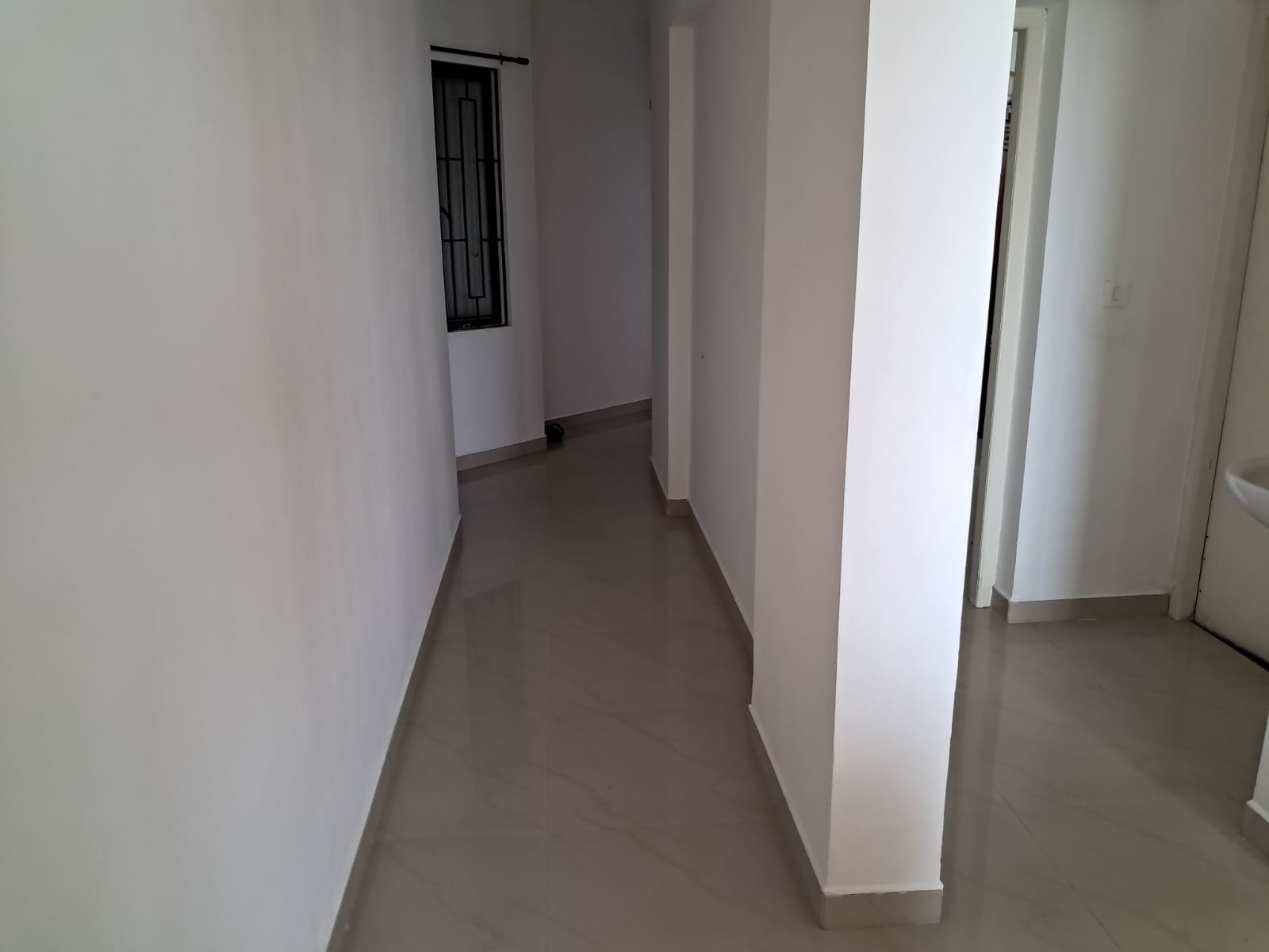 1503sqft 3BHK Semifurnished Flat