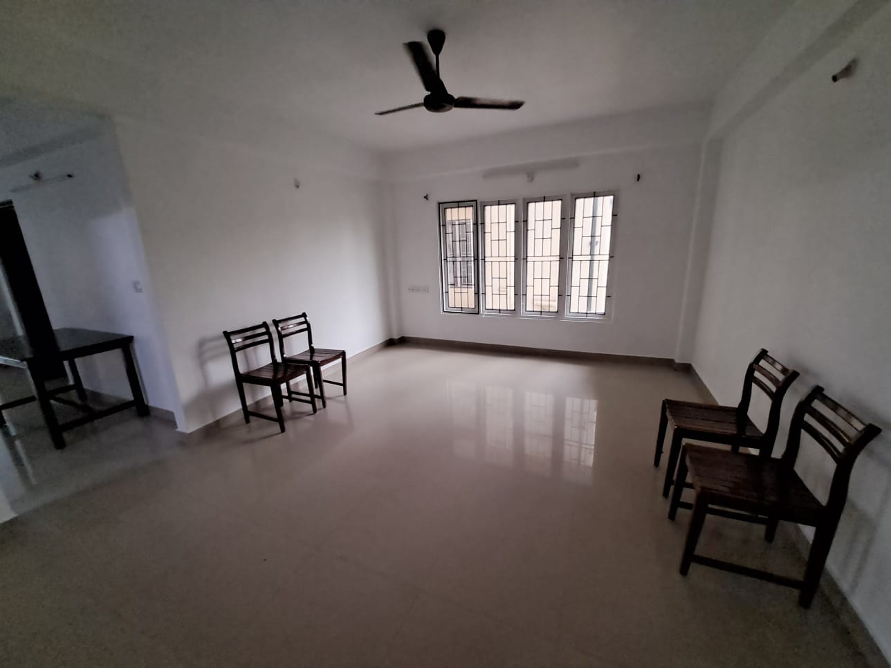 1510sqft 3BHK Semifurnished Flat