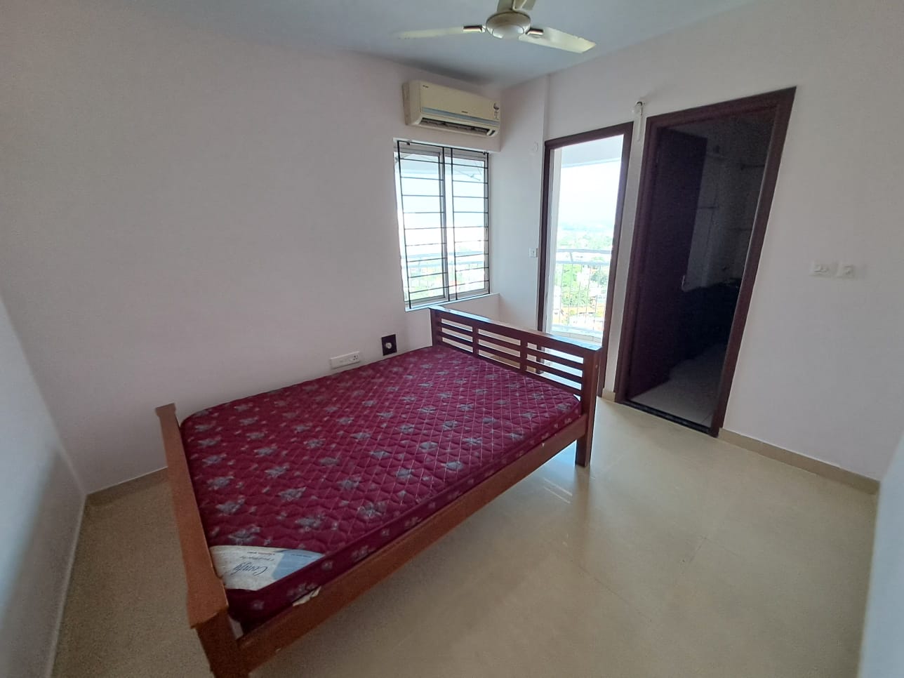 1520sqft 3BHK Semifurnished high rise Apartment