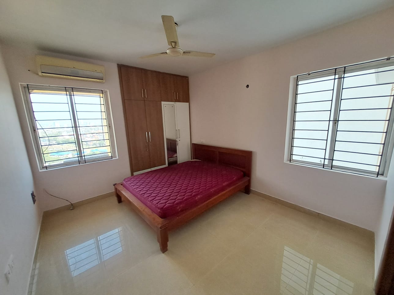 1520sqft 3BHK Semifurnished high rise Apartment