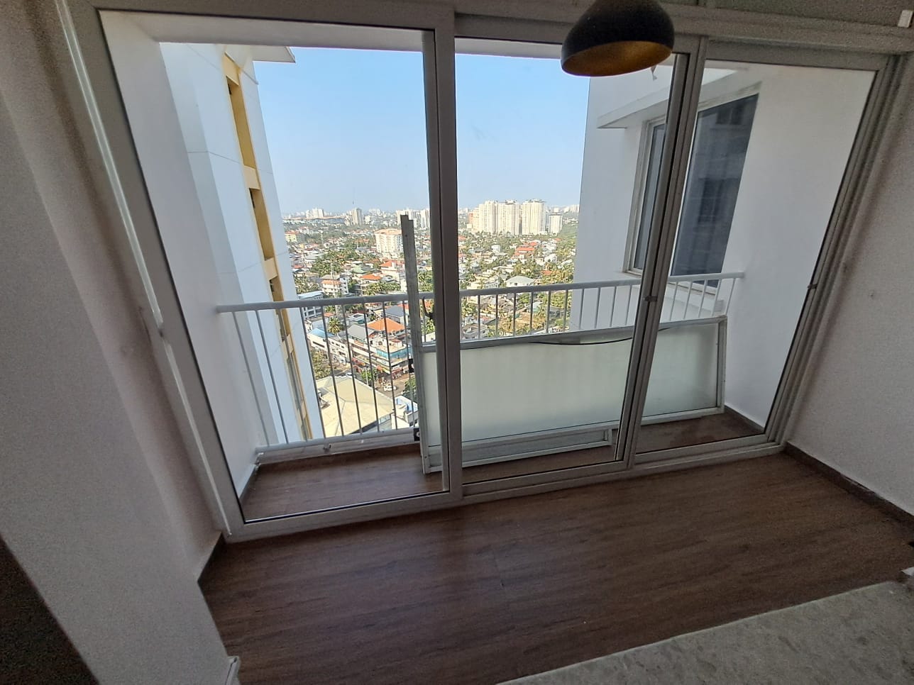 1520sqft 3BHK Semifurnished high rise Apartment