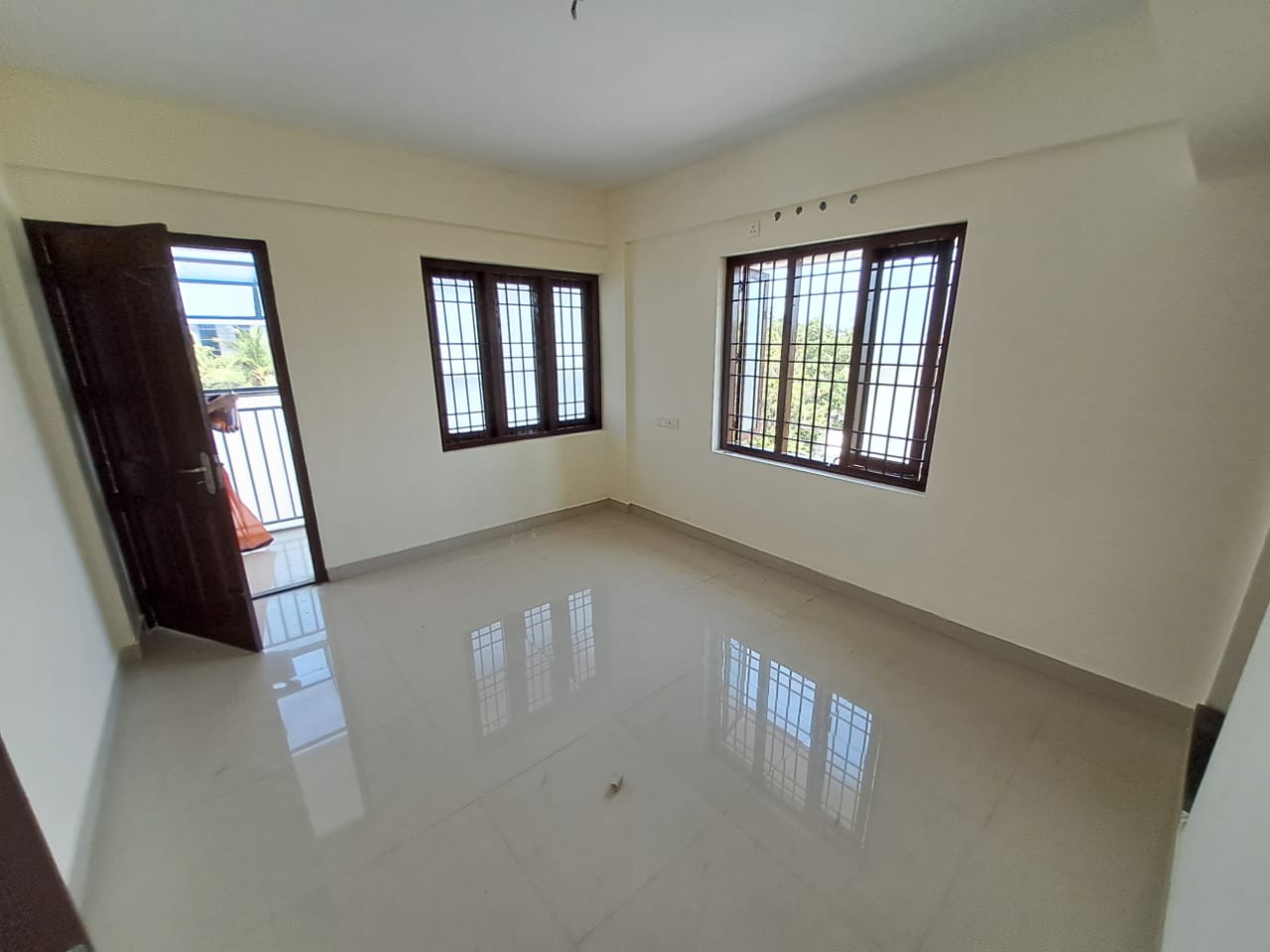 1525sqft 3BHK unfurnished Flat