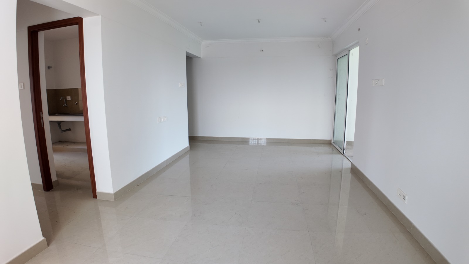 1533 sqft 3BHK Semifurnished flat