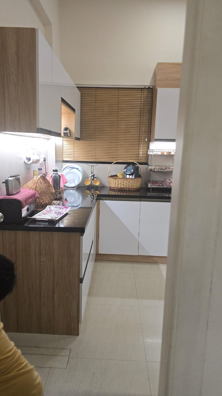 1537sqft 3BHK Fully furnished Flat