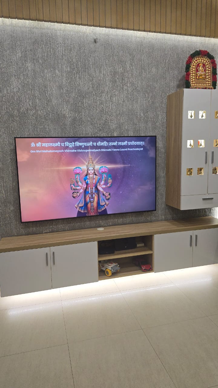 1537sqft 3BHK Fully furnished Flat