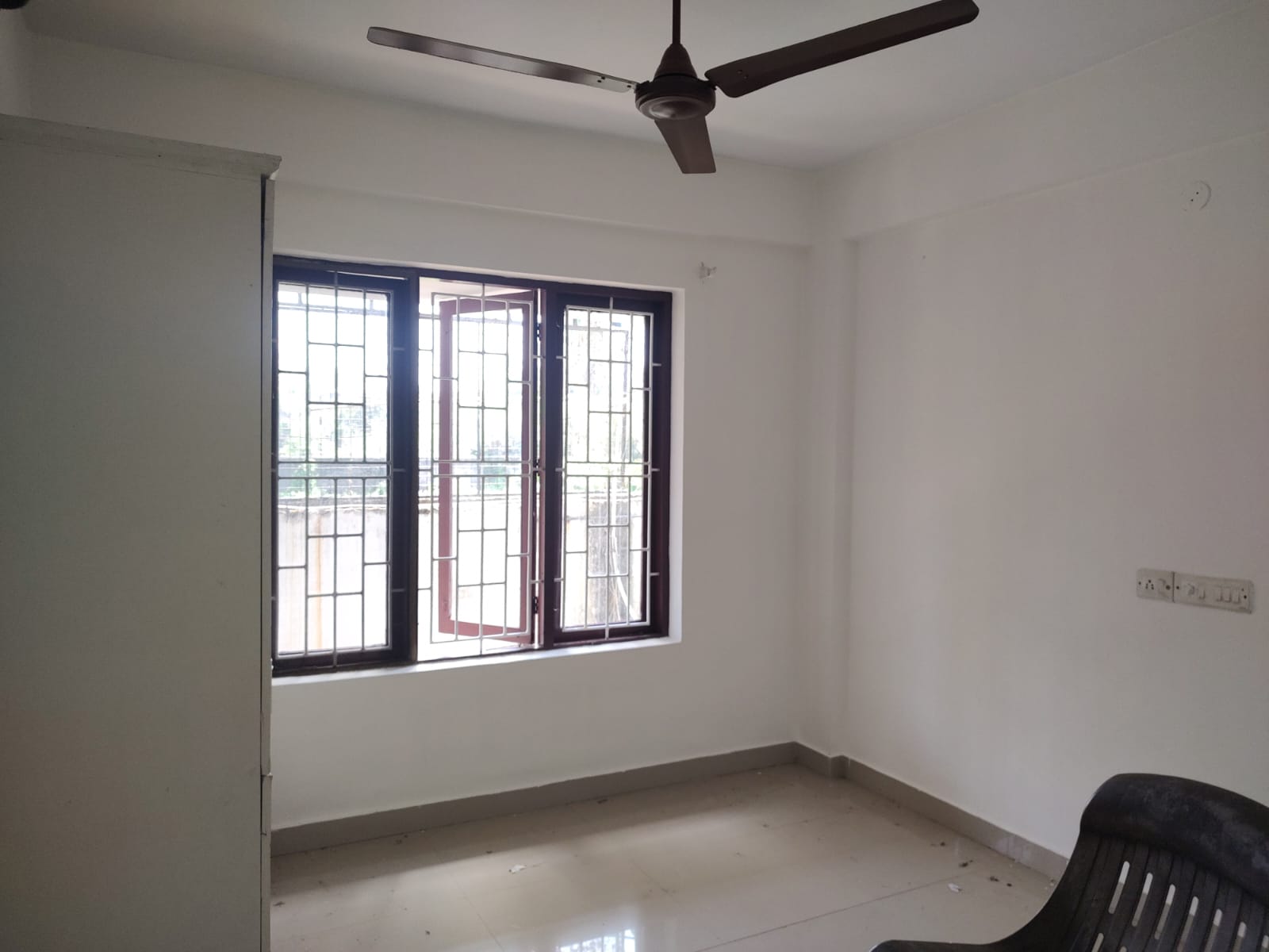 1545sqft 3BHK Semifurnished Apartment