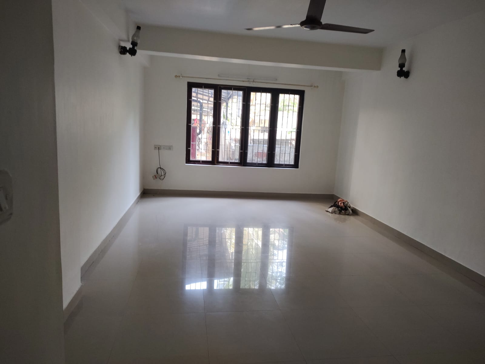 1545sqft 3BHK Semifurnished Apartment