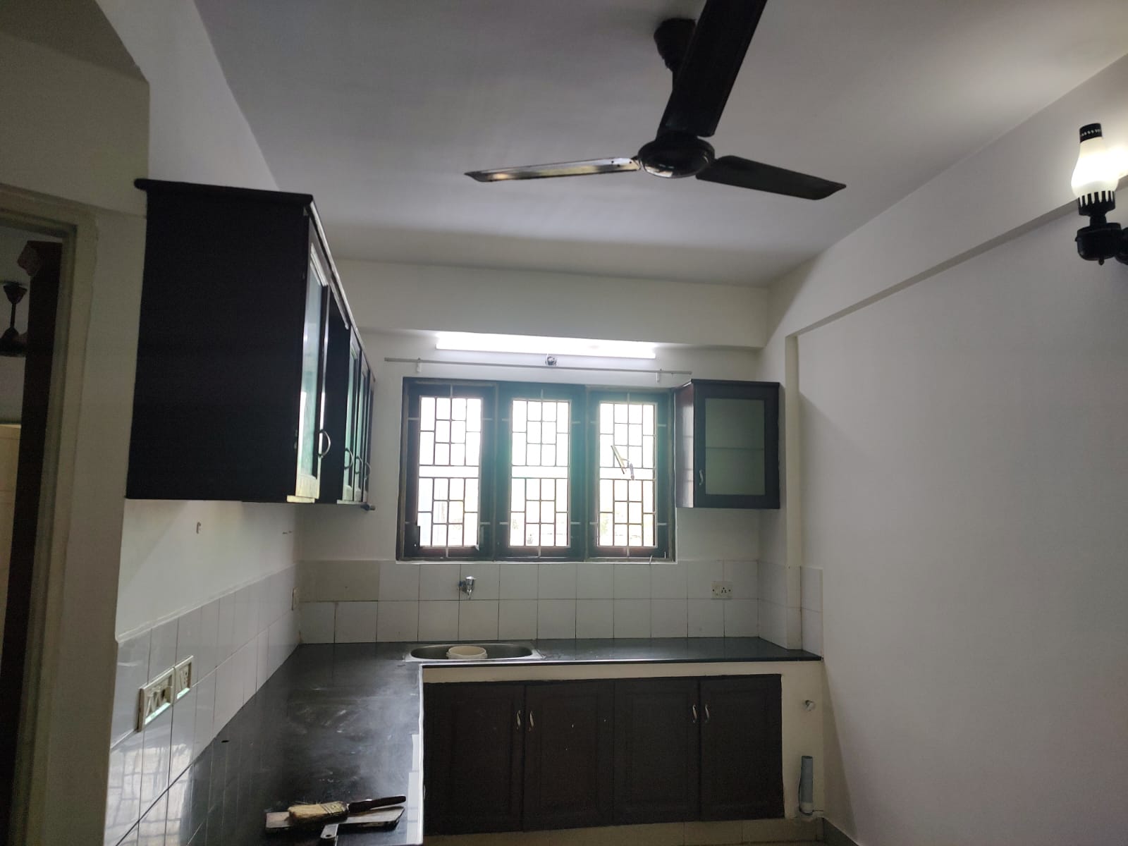 1545sqft 3BHK Semifurnished Apartment